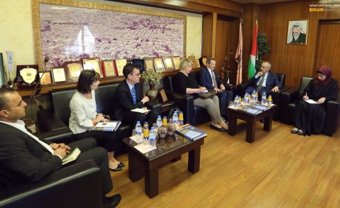 جامعة النجاح تستقبل وفداً فرنسياً بالضفة الغربية 