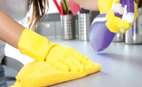 شركة منتجة للعطور تعلّق إنتاجها لتصنيع مستحضرات التعقيم