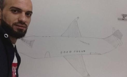 علاء الغمري عالق في مطار أبو ظبي منذ خمسة شهور