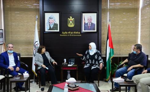 رام الله: تسليم وزارة الصحة 5 آلاف مسحة لفحص كورونا.jpg