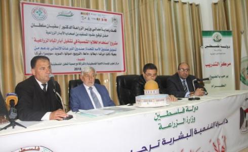 الزراعة: توقيع عقود لتشغيل الآبار الزراعية بنظام الطاقة الشمسية
