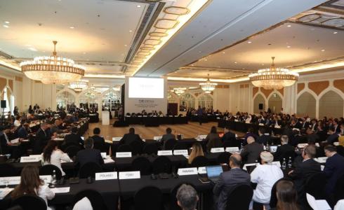 الإمارات تستعرض إنجازاتها في دعم انتشار حلول الطاقة المتجددة