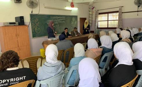الإسلامي الفلسطيني يعقد محاضرةً حول البنوك الإسلامية في مدرسة في طولكرم