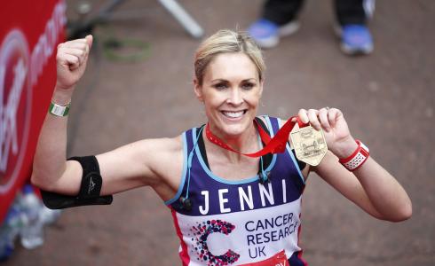 مذيعة بريطانية تعترف بإصابتها بمرض نادر