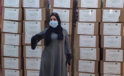 المركز الفلسطيني ينفذ المرحلة الثانية من توزيع حقائب الرعاية الصحية في مخيم الفوار