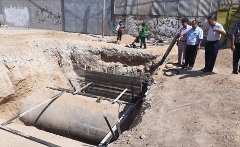 بلدية غزة تشرع بإنشاء 3 غرف لتجميع مياه الأمطار بحي التفاح.jpg