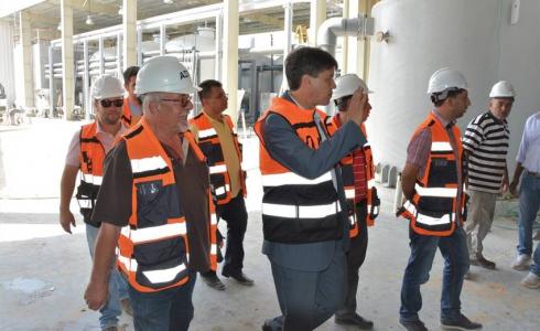 جولة تفقدية لمشروع انشاء محطة تحلية مياه البحر 