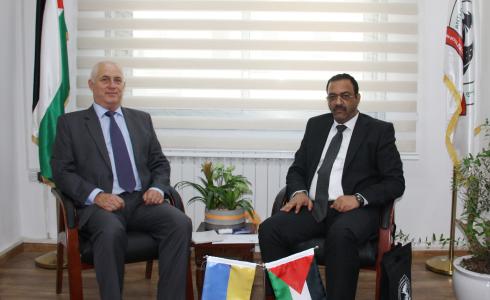 احمد براك مع  ممثل دولة أوكرانيا لدى فلسطين