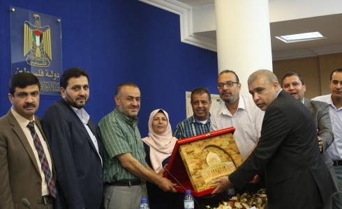 الثقافة بغزة تكرِّم وكيلها البرعاوي لبلوغه سن التقاعد