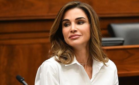 نجوم ومشاهير خسروا ملايين المعجبين عبر مواقع التواصل الاجتماعي