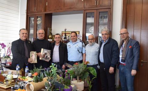 بقاء الأب فرنسيس مع بلدية الناصرة 