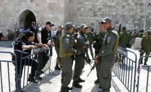 جنود الاحتلال يعرقلون دخول المصلين إلى المسجد الأقصى