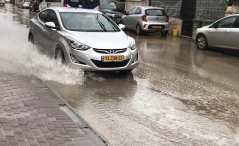 عواصف وأمطار وازدحام مروري في وادي عارة