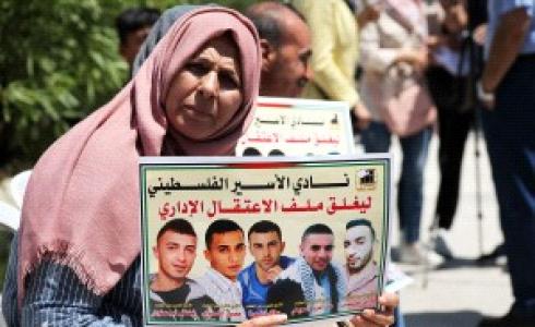 وقفة تضامنية مع الاسرى المضربين عن الطعام - ارشيف