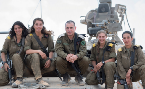 تدريب مجندات سيخدمن على الحدود الإسرائيلية