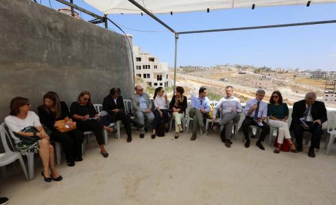 سفراء وقناصل اوروبيون يطلعون على أوضاع وادي الحمص