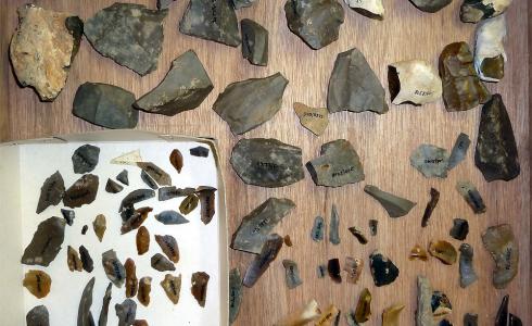 آثار حجرية "أرشيف"