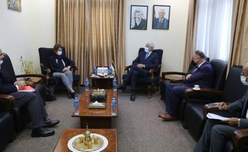 "التربية" و"أونروا" تبحثان تحديات التعليم في ظل كورونا