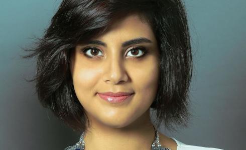 لجين هذلول ناشطة حقوقية سعودية في مجال الدفاع عن حقوق المرأة.