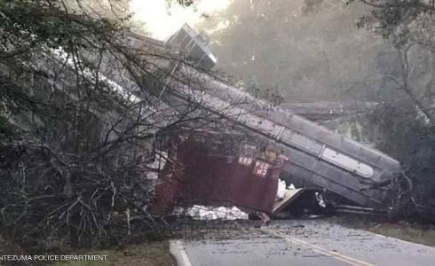 عربات قطار تتساقط من السماء بولاية أمريكية