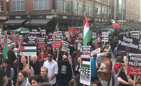 تظاهرة أمام السفارة الإسرائيلية بلندن دعما لحقوق الشعب الفلسطيني