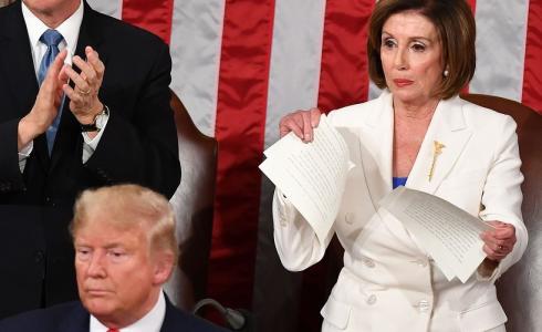 بيلوسي مزقت خطاب ترامب