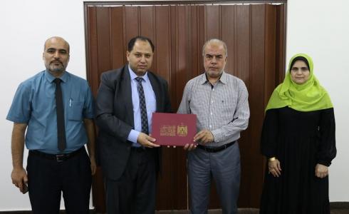 المالية بغزة والكلية الجامعية توقعان اتفاقية بخصوص الرسوم الدراسية