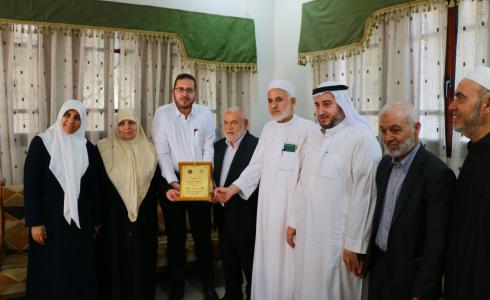 نواب التشريعي يزورون عائلة الشهيد إسماعيل أبو شنب 