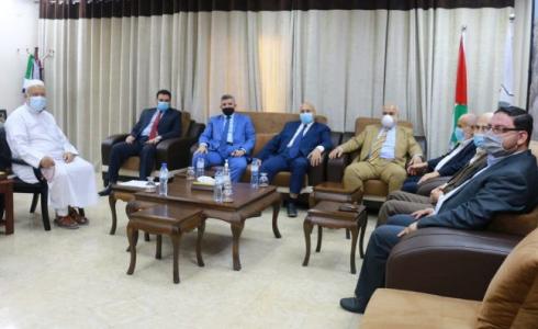 وفد من القضاء بغزة يزور المجلس التشريعي