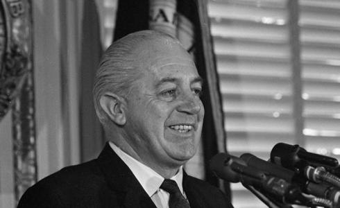  رئيس الوزراء الأسترالي هارولد هولت