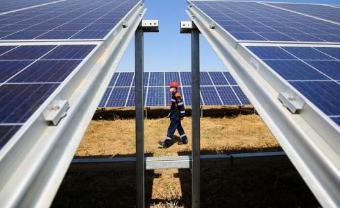 روسيا ابتكار مادة فعالة للبطاريات الشمسية