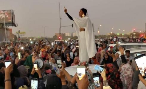 اخبار السودان اليوم: تفاصيل حادثة المرأة التي قادت المظاهرات (فيديو)