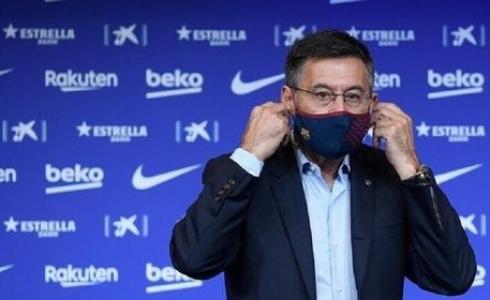 رئيس نادي برشلونة ماريا بارتوميو