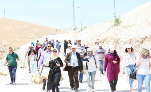 وزارة الإعلام تنظم جولة لعدد من المدارس في الخليل