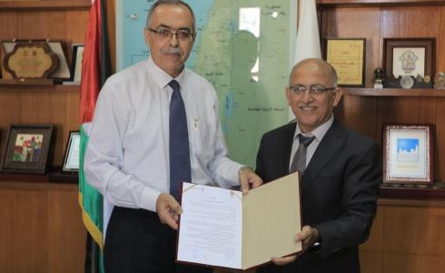 بلدية غزة والكلية الجامعية توقعان اتفاقية لتعزيز التعاون المشترك