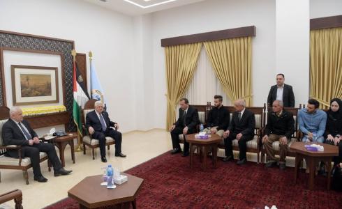 الرئيس عباس يستقبل عائلة العميد رسلان الشيخ خليل