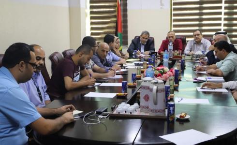 مناقشة المنحة الكويتية مع وزارة الحكم المحلي والفريق الوطني