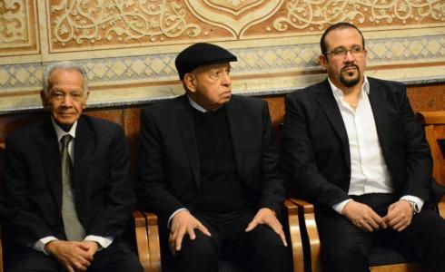 هشام عباس في عزاء والدته