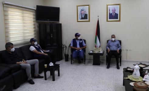 محافظ قلقيلية يلتقي وفداً من هيئة الأعمال الخيرية الإماراتية