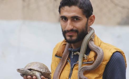 محمد حمدان من عاشق للحياة البرية إلى صيد الأفاعي