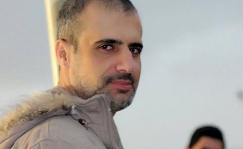 المنشد علي بركات منشد الذي ينتمي حزب الله اللبناني