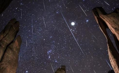 زخة جديدة من شهب "التوأميات" تشهدها المنطقة العربية الليلة