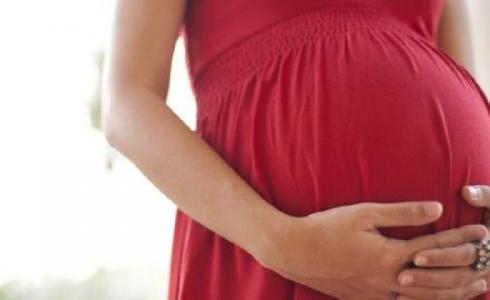 مرأة تجهض جنينها