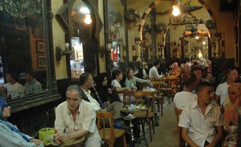 مصر تغلق الأندية الرياضية والمقاهي والمحال التجارية 