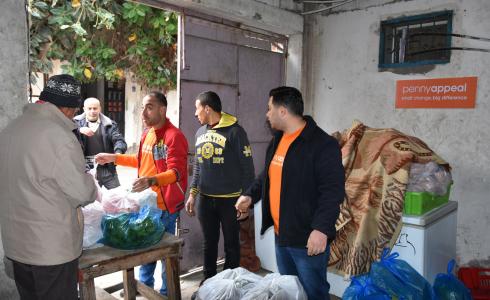 العمل الزراعي يوزع 1175 طرد غذائي