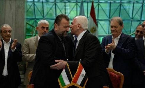 خلال توقيع اتفاق المصالحة بين حركتي فتح وحماس في 12 أكتوبر الماضي -توضيحية-