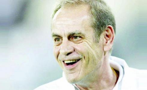 وفاة نيبوشا مدرب الاهلي السابق