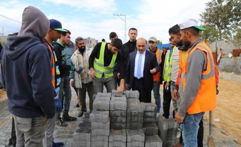 الحساينة يتفقد أعمال التأهيل والتطوير في شارع 10