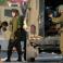 قوات الاحتلال الاسرائيلي أثناء اعتقالها المواطنين - أرشيف