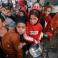 أطفال فلسطينيون يتوافدون للحصول على الغذاء من التكيات الخيرية